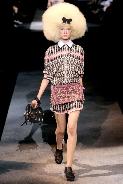 Look 14